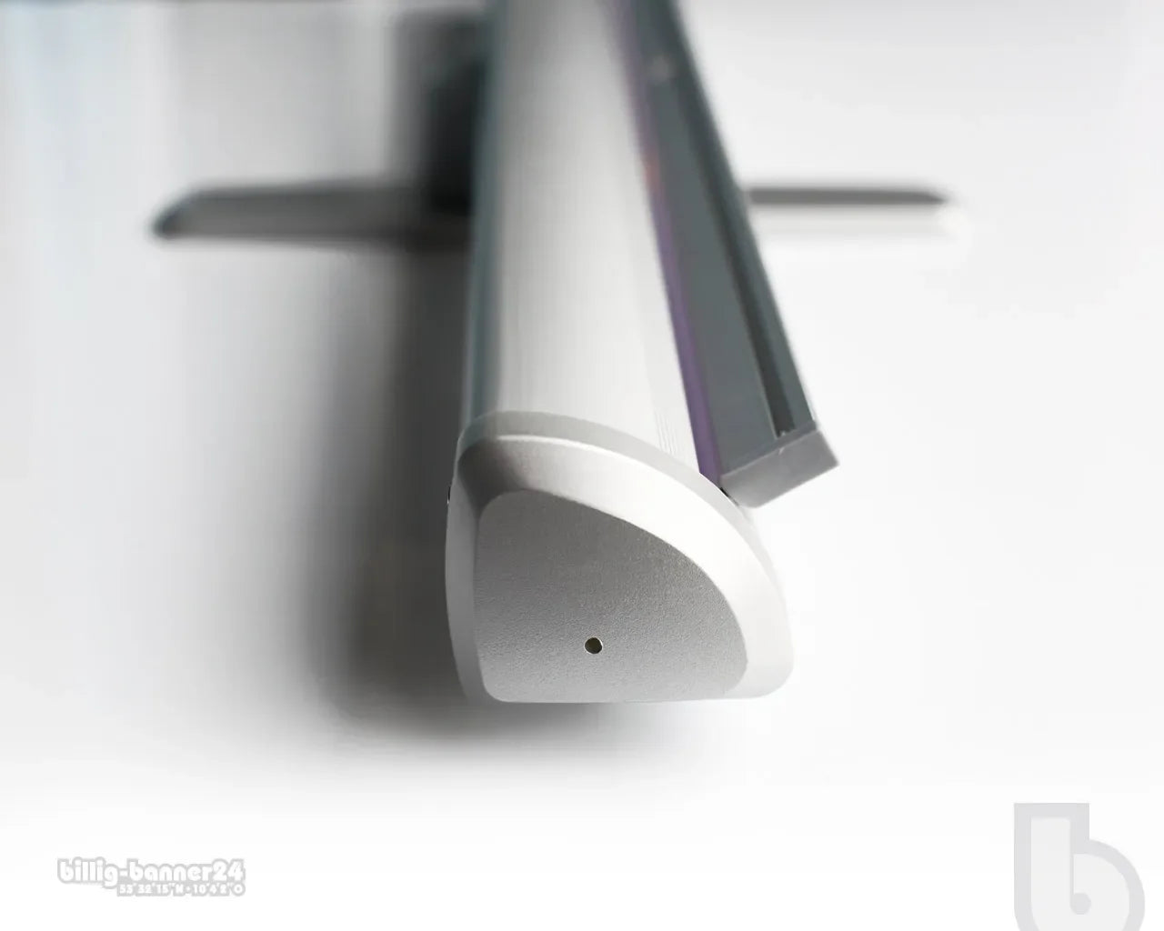 Roll-Up Triangle 100