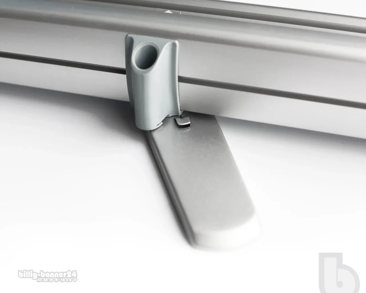 Roll-Up Triangle 100